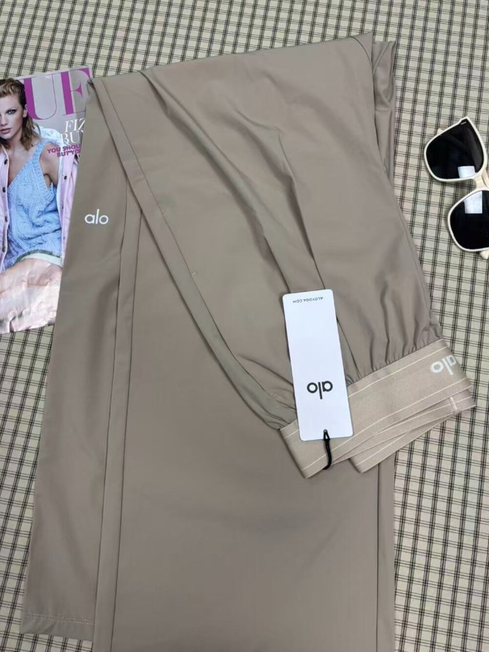 👍Alo Yoga Suit Up Trouser Gravel Regular 30" Inseam✨Straight Leg - Picture 7 of 12